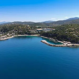 5* Semesteranläggning (resort) Pine Bay